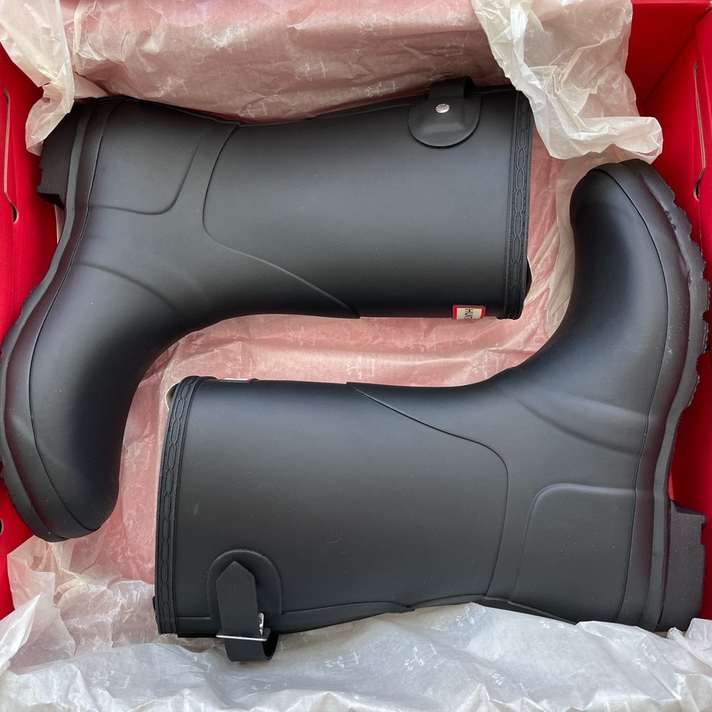 BNWT Adjustable Mid-Length Hunter Boots